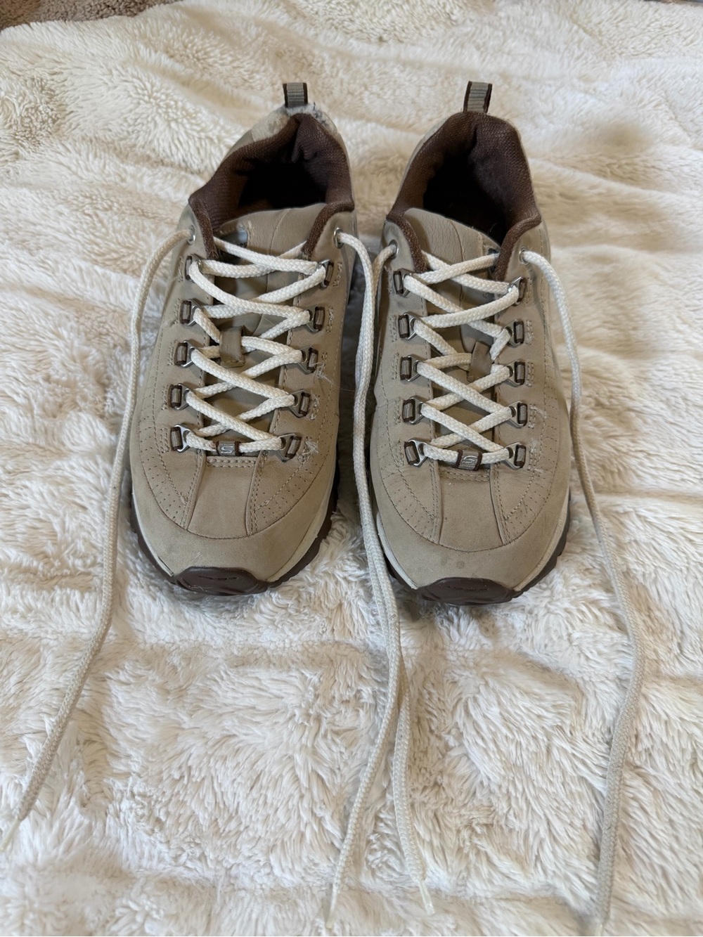 Skechers Women's Beige and Brown Lace-Up Sneakers